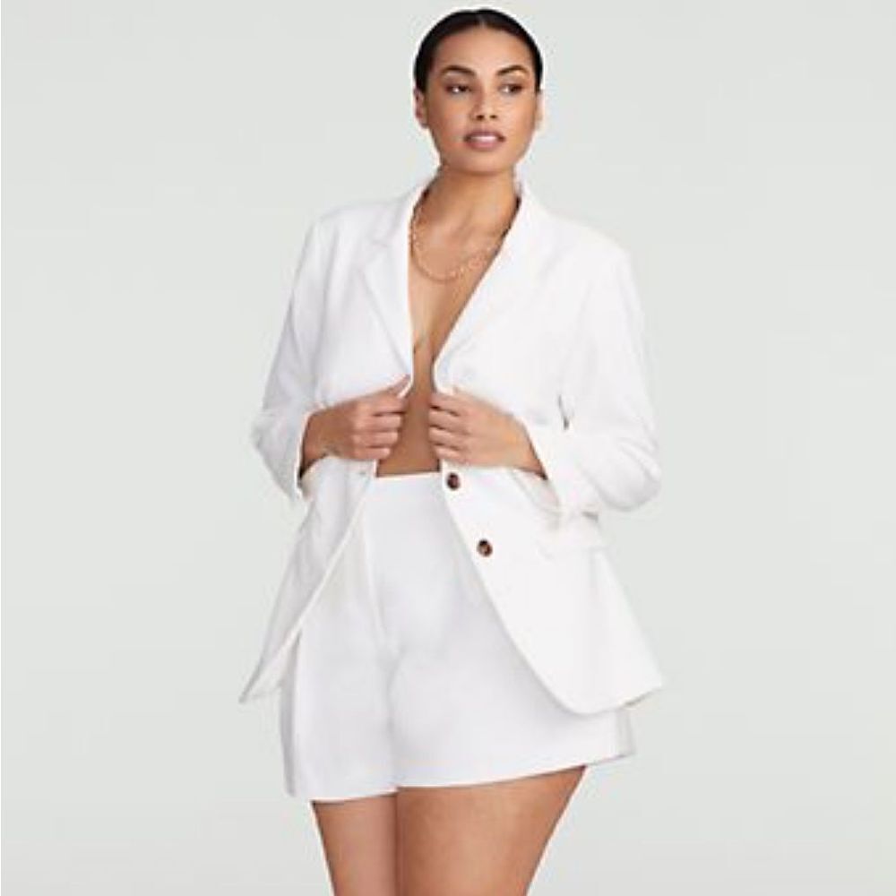Amberle High-Waisted Pleated Shorts - Gabrielle Union X FTF